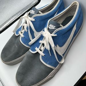 Nike Mens Toki Low Casual Sneaker Size 15
